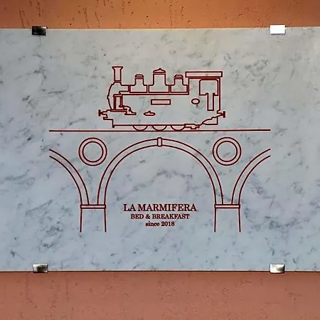 La Marmifera Bed & Breakfast Carrara